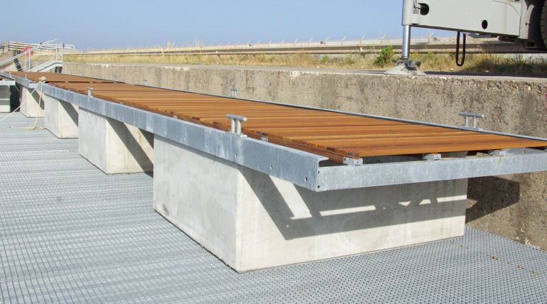 Quay for shipping boats C.P.A. in the industrial port of Oristano, Municipality of Santa Giusta (OR)